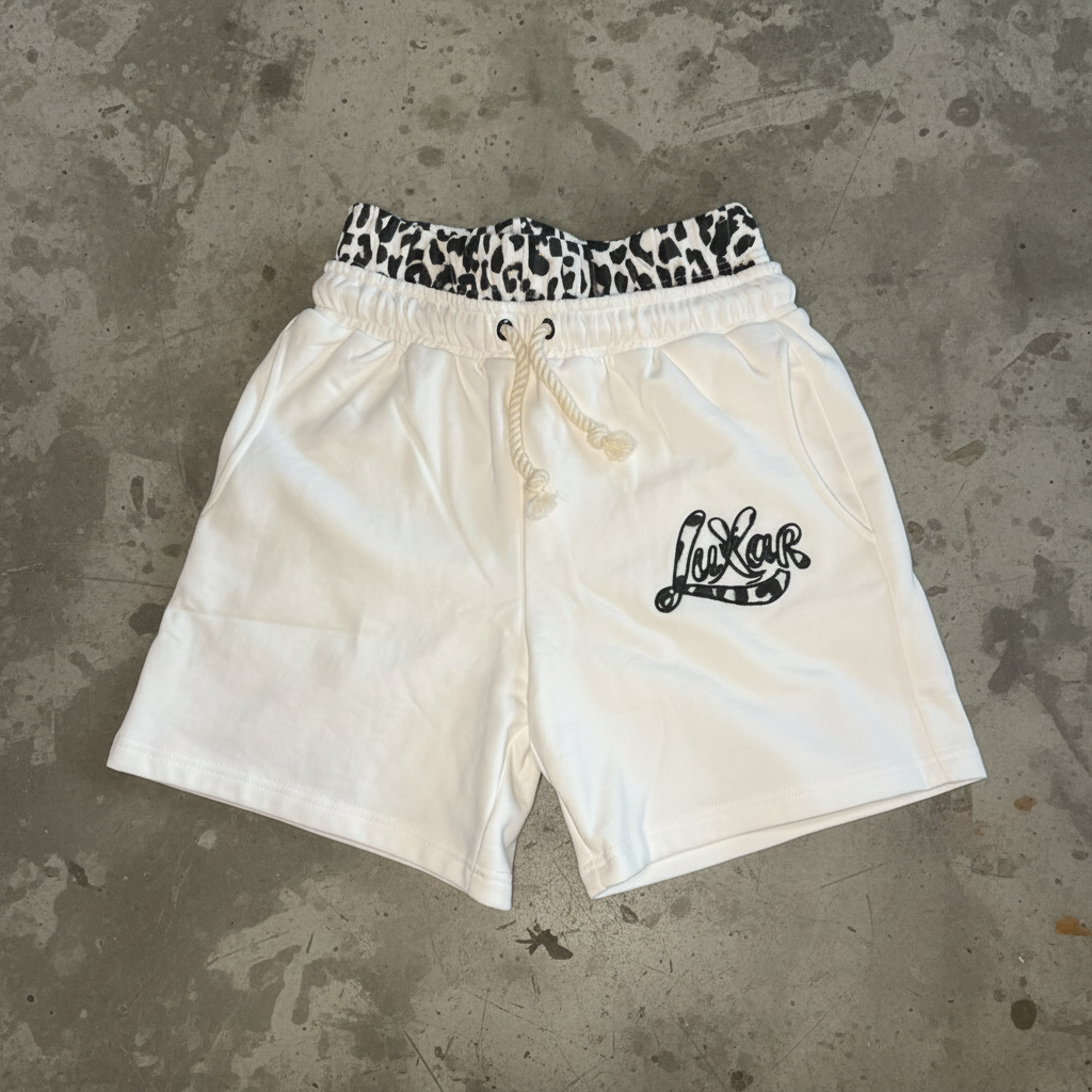Short frontal - sin móvil, fondo cemento